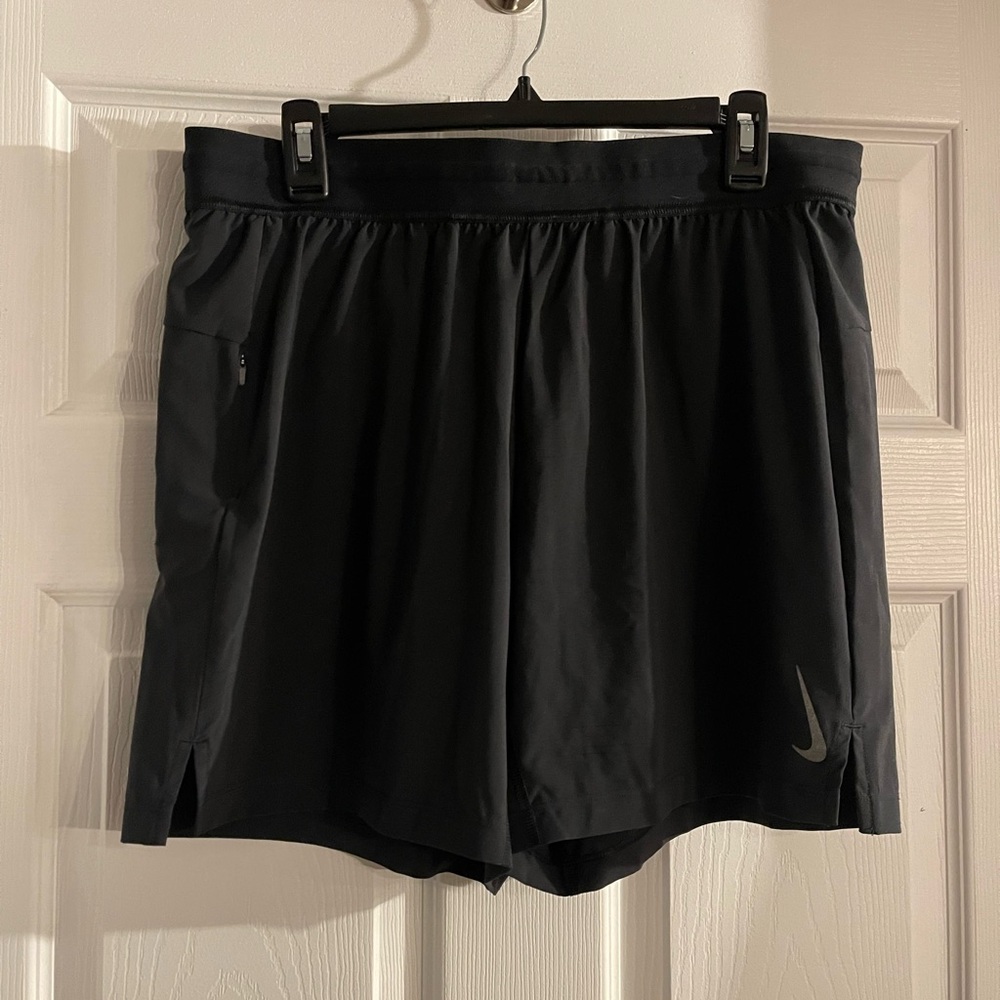 Mens Lined Nike yoga shorts size large